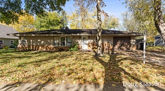 169 E 29th St, Holland, MI 49423