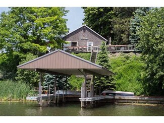14 Sunset Island Rd, Wilson, NY 14172