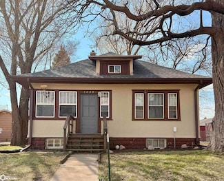 1420 S Pennsylvania Ave, Mason City, IA 50401