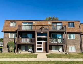 119 Boardwalk St Unit 1W, Elk Grove Village, IL 60007