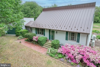 866 McCauley Pond Rd, Harrington, DE 19952