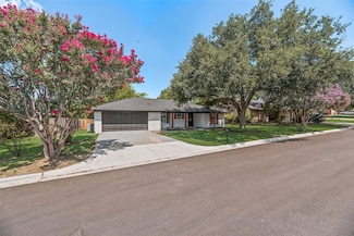 6725 Greenacres Dr, North Richland Hills, TX 76182