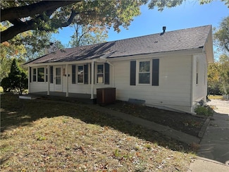 313 NE Short St, Lees Summit, MO 64063