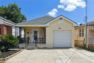 8911 Edinburgh St, New Orleans, LA 70118