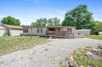 4866 S Bluff St, Wichita, KS 67210