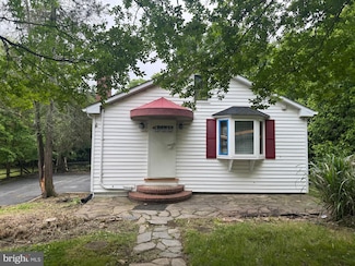 303 Harlem Ln, Catonsville, MD 21228