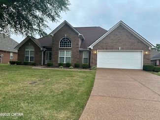 11 Jacob St, Jackson, TN 38305