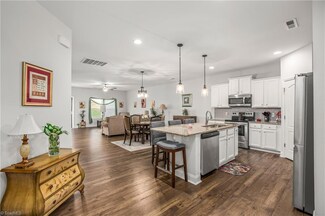 1637 Coopers Hawk Dr, Kernersville, NC 27284
