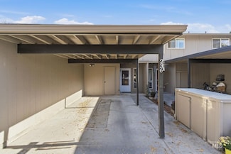 236 N Eagle Rd, Eagle, ID 83616