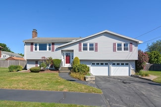 4 Sesame St, Wakefield, MA 01880