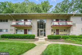 4379 Americana Dr Unit 201, Annandale, VA 22003