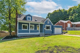 17 Long St, Burgettstown, PA 15021