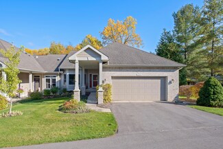 1720 Lamberton Creek Ct NE, Grand Rapids, MI 49505