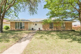 1809 Rainbow Dr, Richardson, TX 75081
