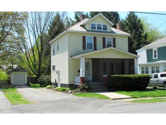 136 Oak Grove Ave, Brattleboro, VT 05301