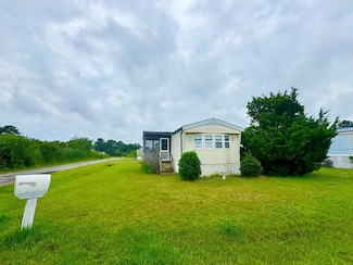 8272 Sea Bird Dr, Chincoteague Island, VA 23336