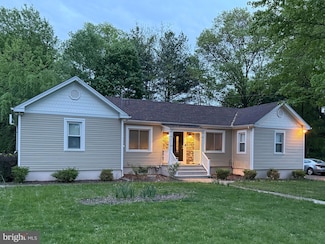 562 Washington Ave, Ewing, NJ 08628
