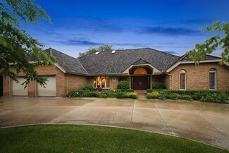 8 Hamilton Ln, Oak Brook, IL 60523
