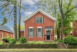 557 Washington St, Saint Charles, MO 63301