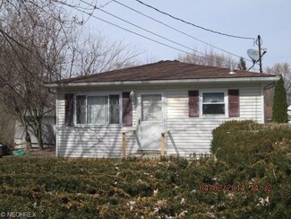 1235 Fairdale Dr, Akron, OH 44312
