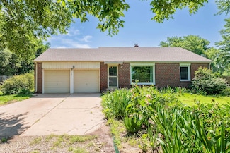 128 N Evergreen Ln, Wichita, KS 67212