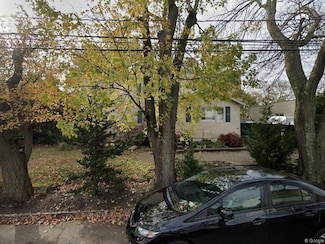 145 S 15th St, Lindenhurst, NY 11757