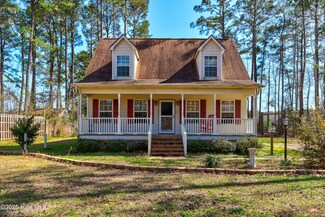 74 North Dr, Rocky Point, NC 28457