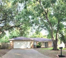 1706 Shawnee St, Navasota, TX 77868