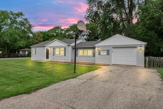 14 Mckinley St Unit 9, Lake In the Hills, IL 60156