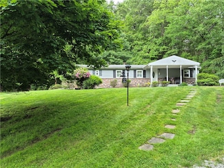 1110 Poke Run Church Rd, Apollo, PA 15613