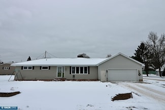 300 Coventry Rd, Hoyt Lakes, MN 55750