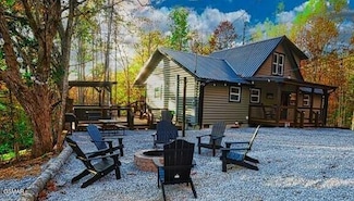433 Ball Mountain Ln, Gatlinburg, TN 37738