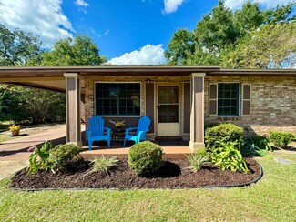 702 Baker St, Pensacola, FL 32505