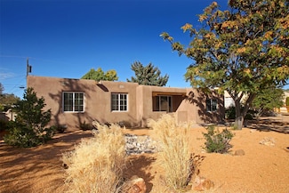 108 Sicomoro St, Santa Fe, NM 87501
