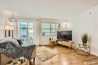 3045 20th Ave W Unit 108, Seattle, WA 98199