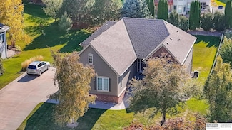 17621 Prestwick Ave, Omaha, NE 68136