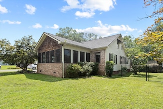 157 Park Ave, Trion, GA 30753