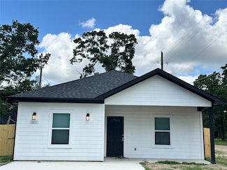 102 Navajo Dr, Mabank, TX 75156