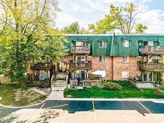 1942 Tall Oaks Dr Unit 1A, Aurora, IL 60505