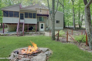 116 Rainbow Dr, Lackawaxen, PA 18435