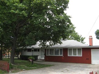 2423 W Gilbert Ave, Peoria, IL 61604