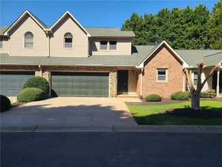 100 Pinnacle Ln, Easley, SC 29642