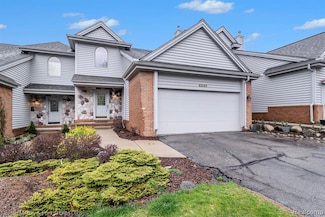 4946 Scenic Pines Ct, Clarkston, MI 48346