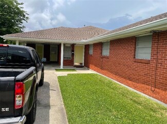 195 Metairie Ct, Metairie, LA 70001