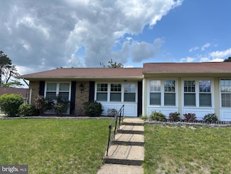8A Edinburgh Ln Unit A, Manchester, NJ 08759