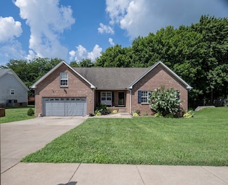 798 Fire Break Dr, Clarksville, TN 37040