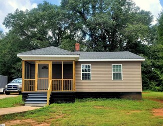 115 Rutledge St, Cowpens, SC 29330