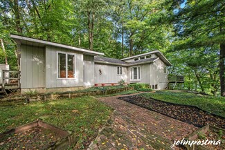 6811 Burger Dr SE, Grand Rapids, MI 49546