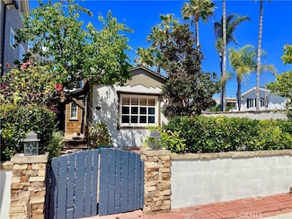 135 Turquoise Ave, Newport Beach, CA 92662