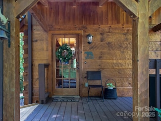 26 W Fork Creek Rd, Saluda, NC 28773